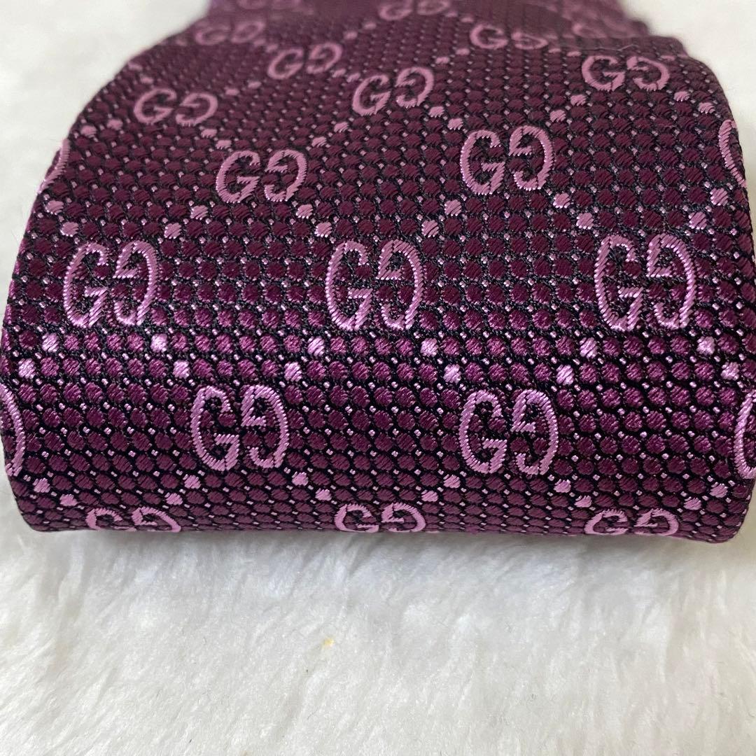 極美品　定番 GUCCI ネクタイ シルク100% GG柄 ビー ナロータイ