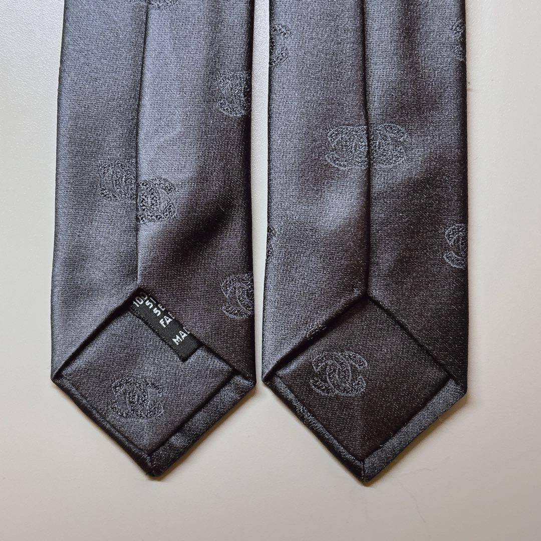 CHANEL 5.0 ナロータイ ココマーク ソリッド シルバーグレー シルク