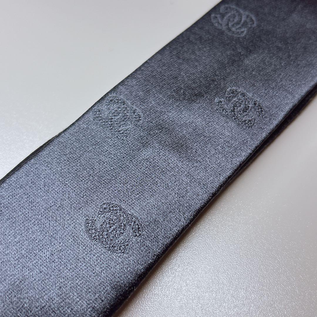 CHANEL 5.0 ナロータイ ココマーク ソリッド シルバーグレー シルク