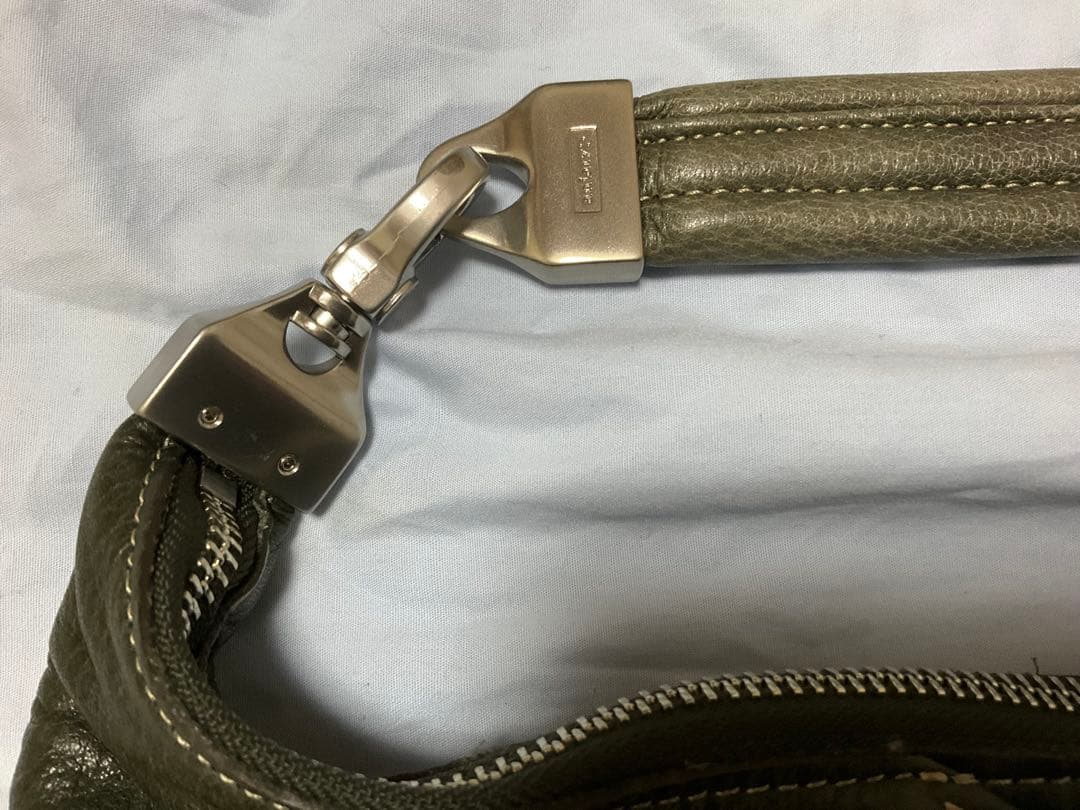 アニアリ　ショルダーバック　2WAY　大容量　グリーン　未使用