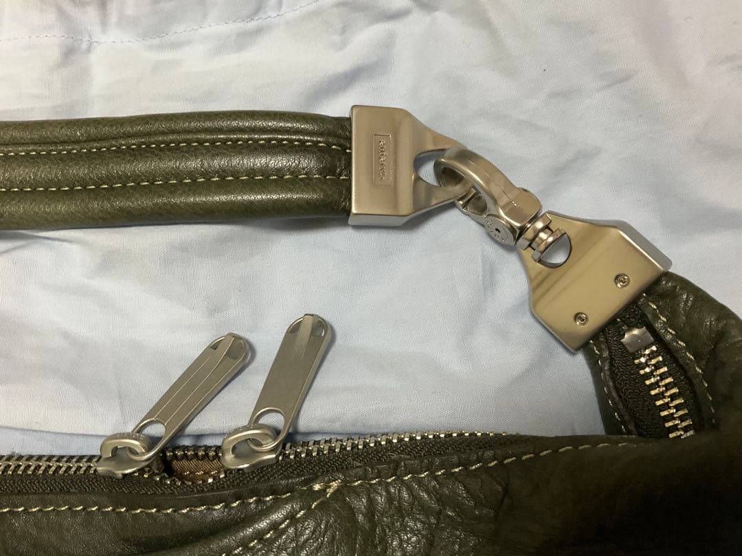 アニアリ　ショルダーバック　2WAY　大容量　グリーン　未使用