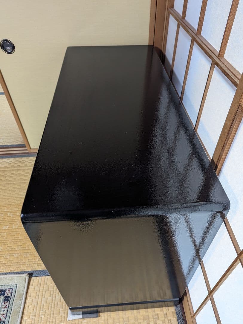 ち*り様 【ゴールデンウィーク大特価最終日！】花柄装飾の黒色木製 和箪笥