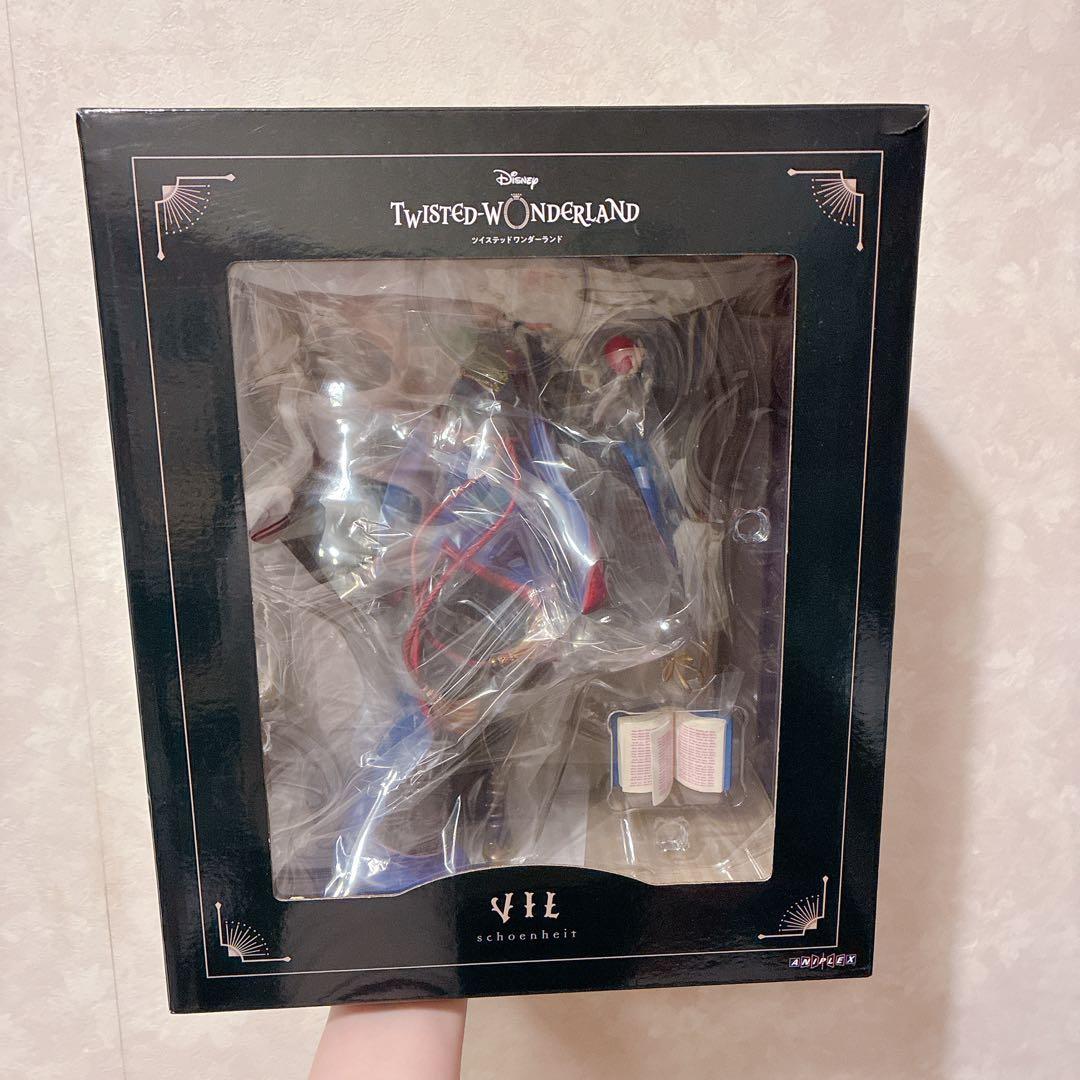 ツイステッドワンダーランド ヴィル・シェーンハイト　1/8スケールフィギュア