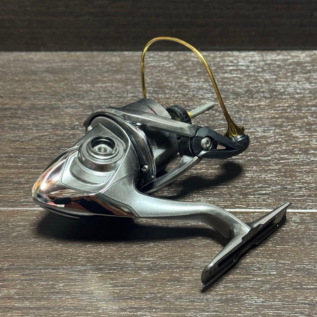 美品 シマノ 16ヴァンキッシュC3000HG ボディのみ