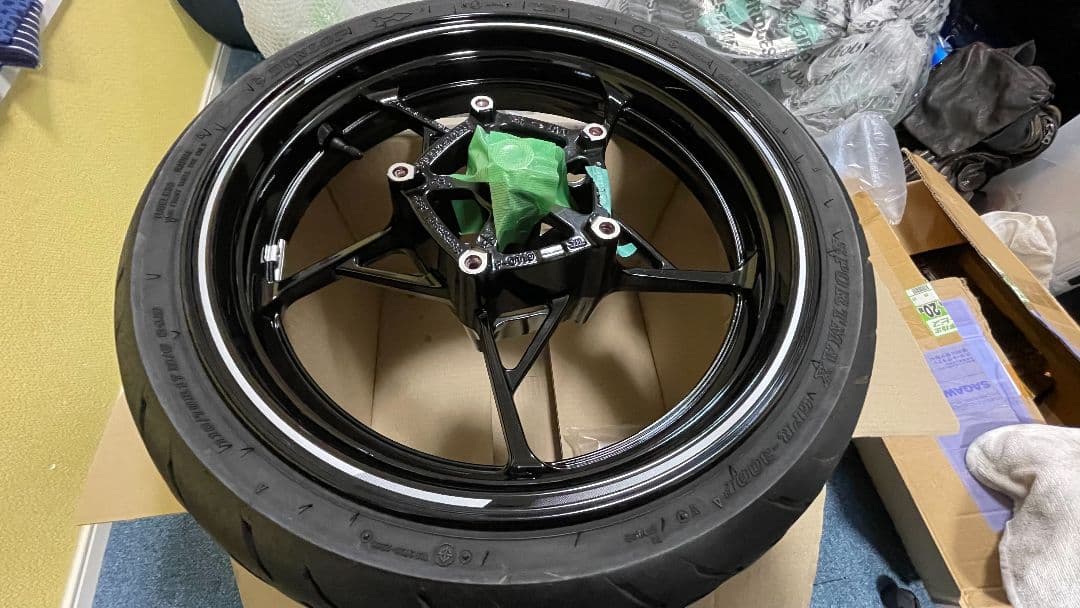 ZX-25Rフロント純正ホイール