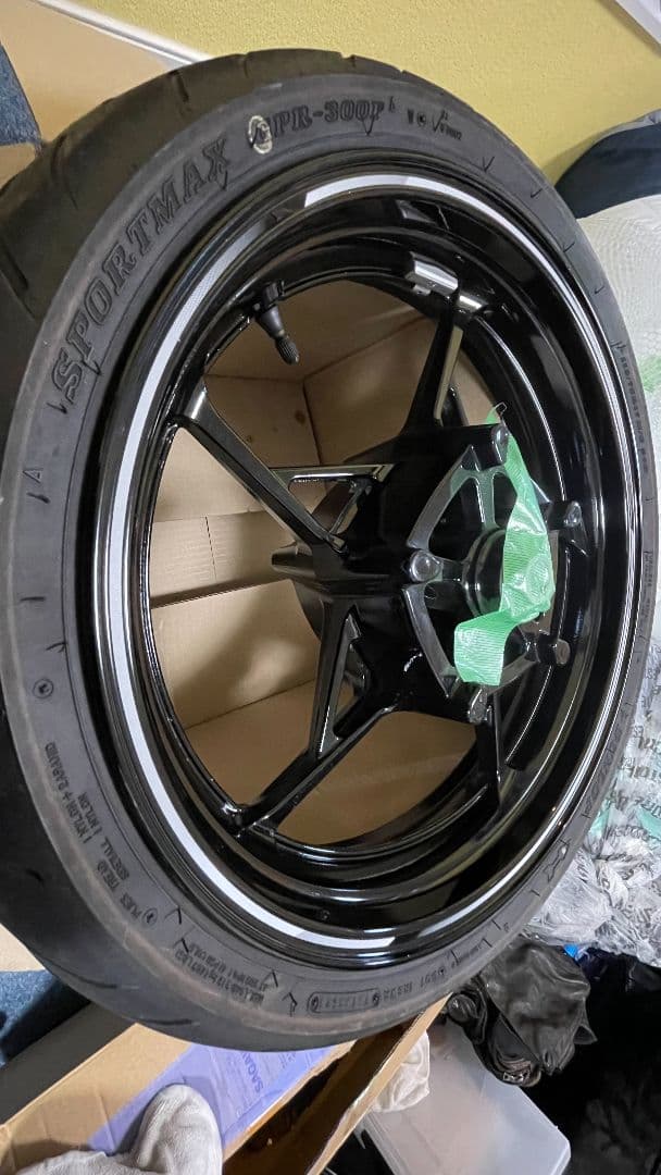 ZX-25Rフロント純正ホイール