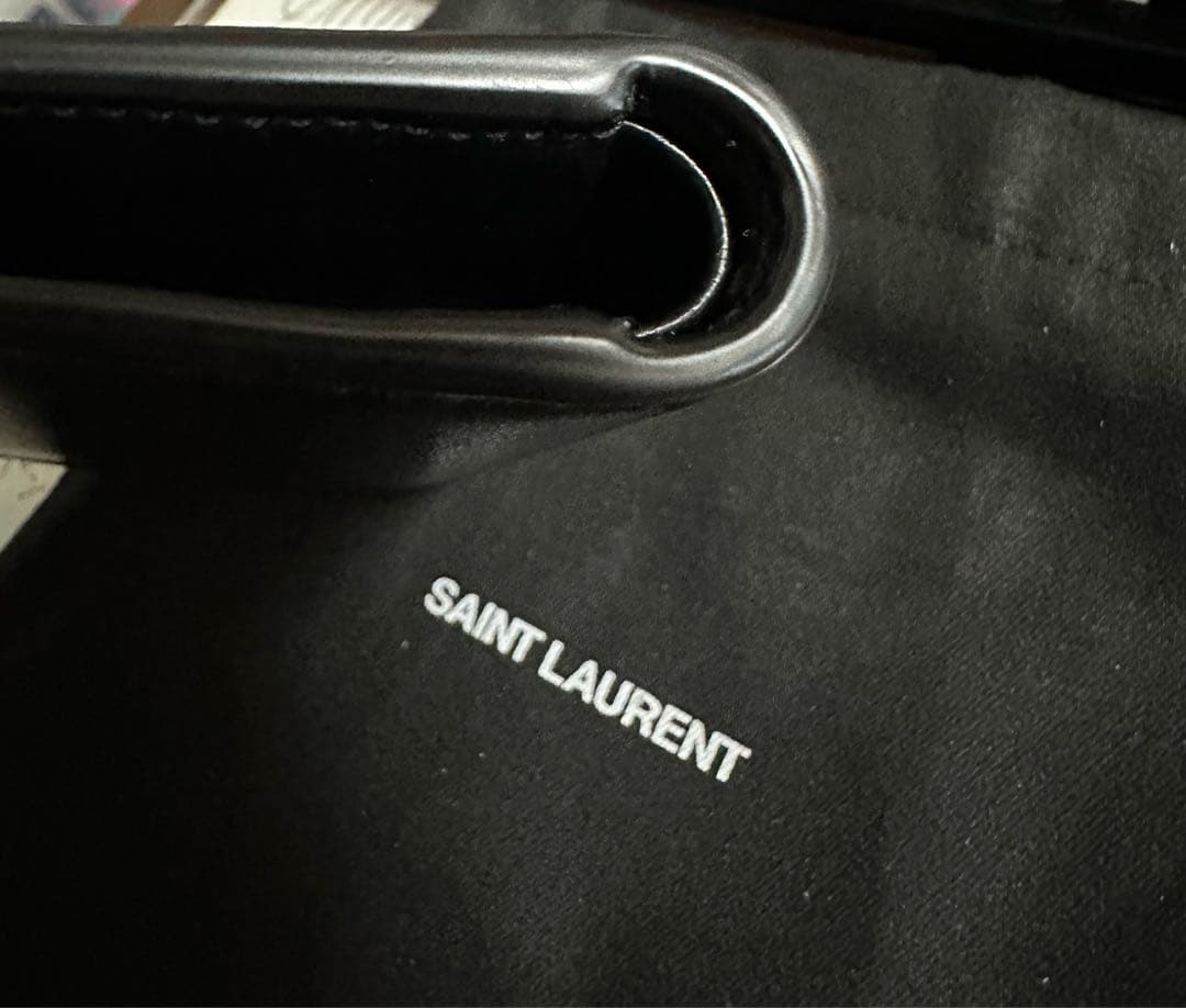 【新品未使用】SAINT LAURENT 二つ折り財布 ブラックレザー