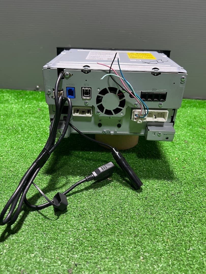 中古 ダイハツ純正　NMZK-W71D カーナビ ジャンク品