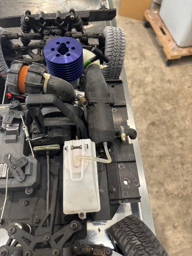 ホビーラジコン ニトロエンジン付き