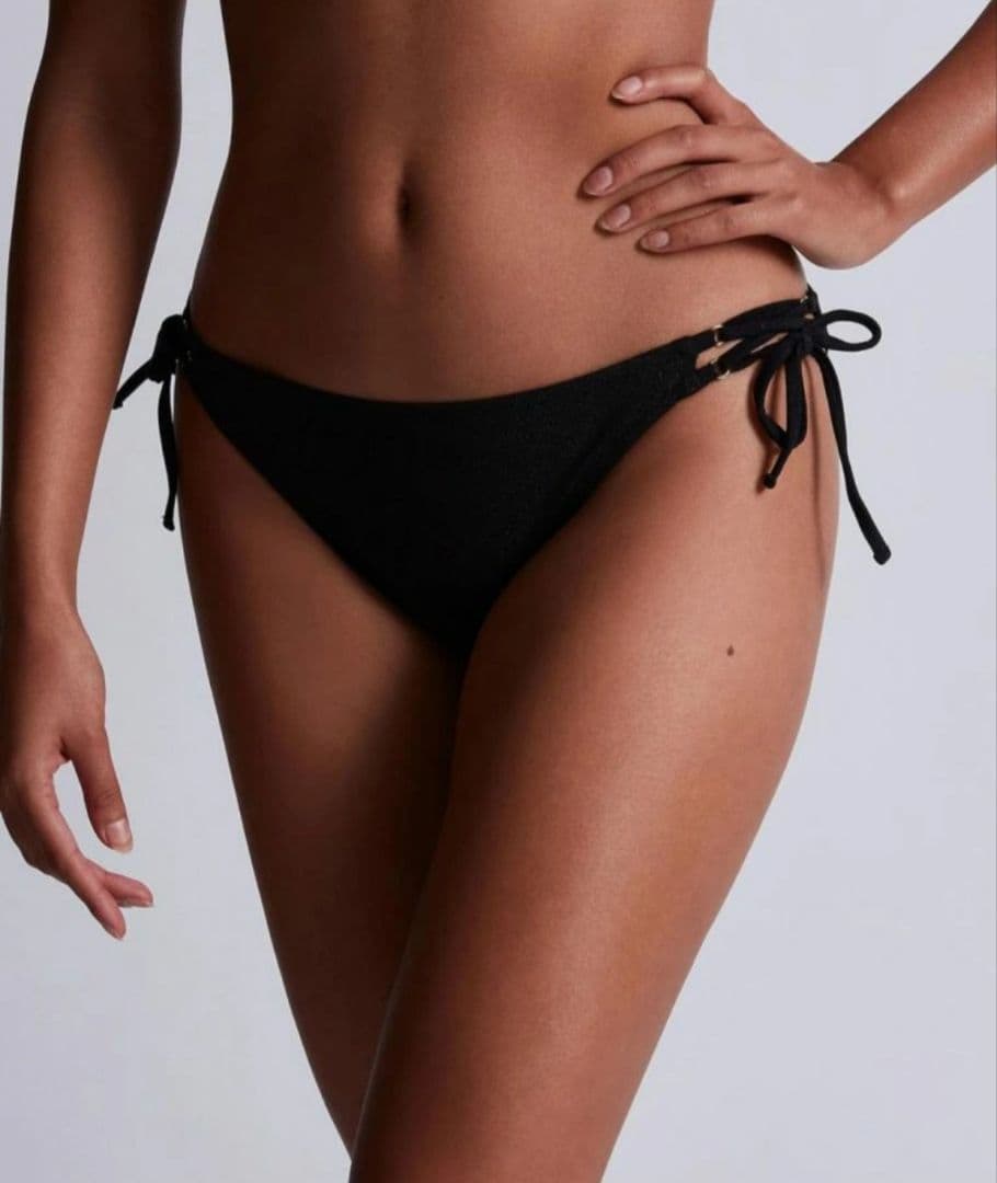 Aubade ブラック 上下セット　 プッシュアップビキニ B75