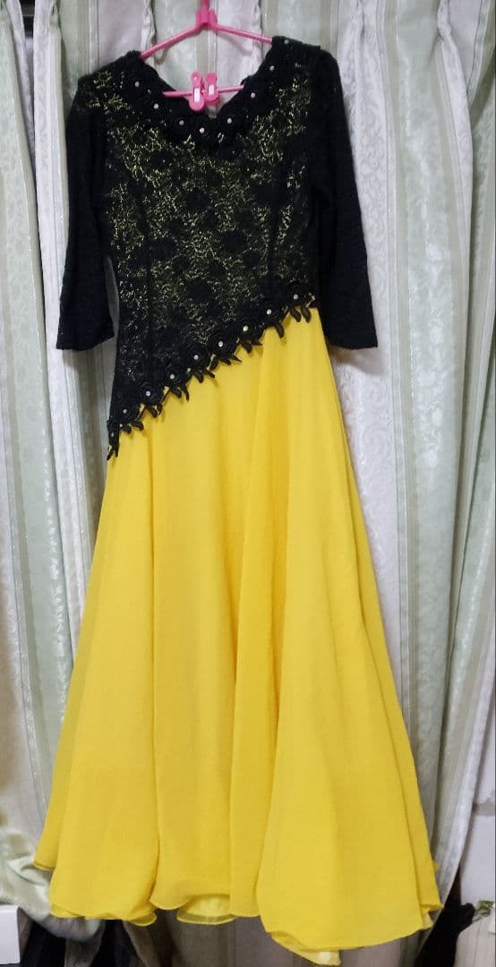 最終お値下げ　社交ダンス用　カラオケ用に　黒と黄色のロングドレス