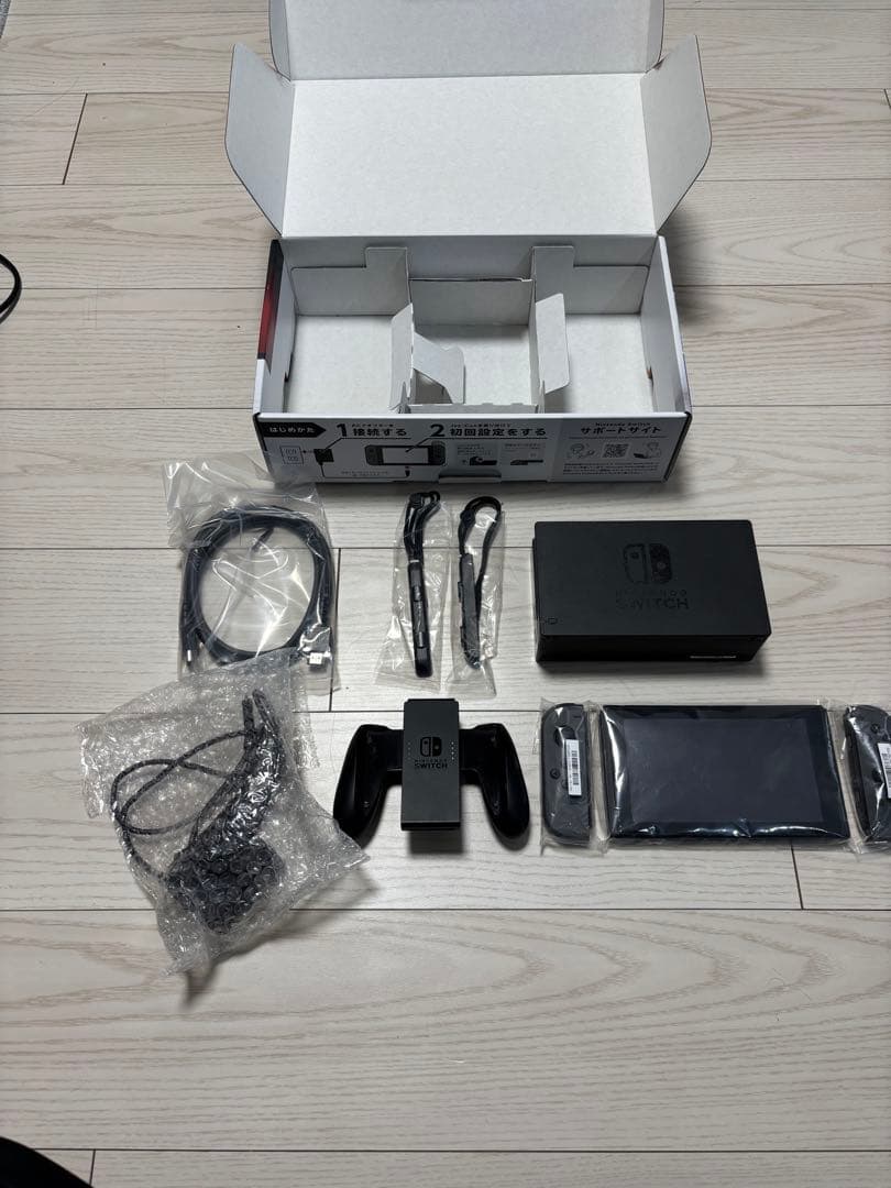 【超美品】Nintendo Switch 本体 + ジョイコン + ドック