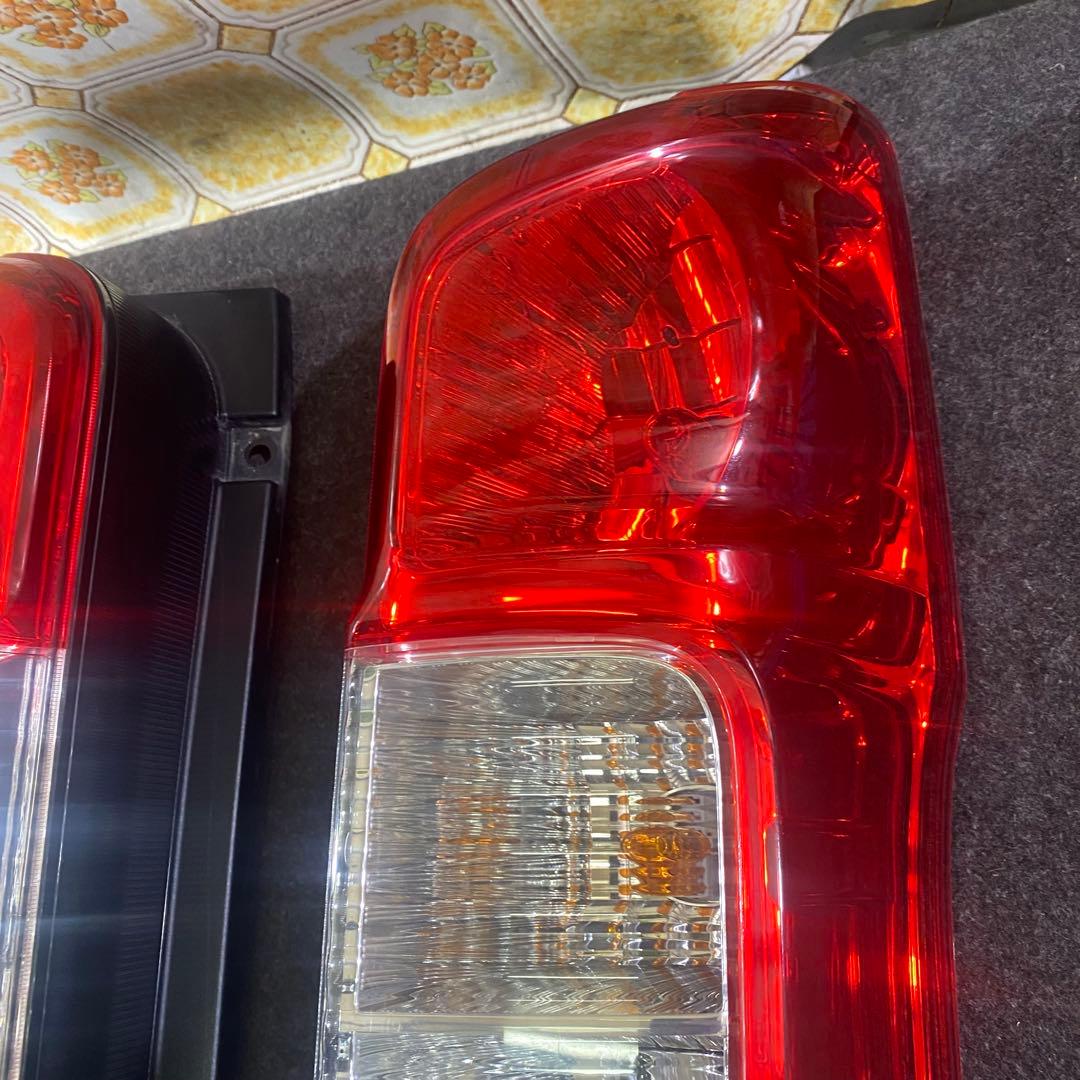 キャラバン　E26 《VR2E26》左右セット　テールライト　テールランプ