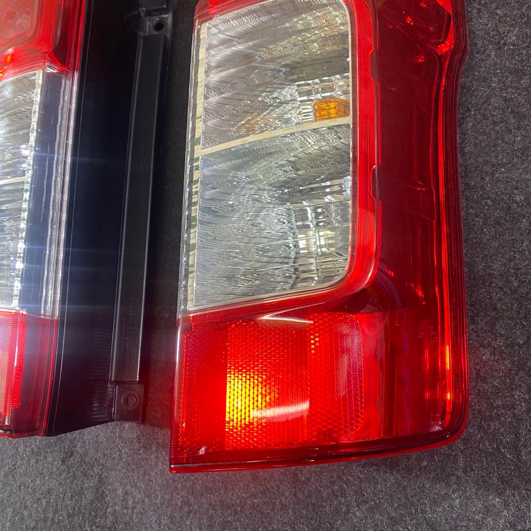 キャラバン　E26 《VR2E26》左右セット　テールライト　テールランプ