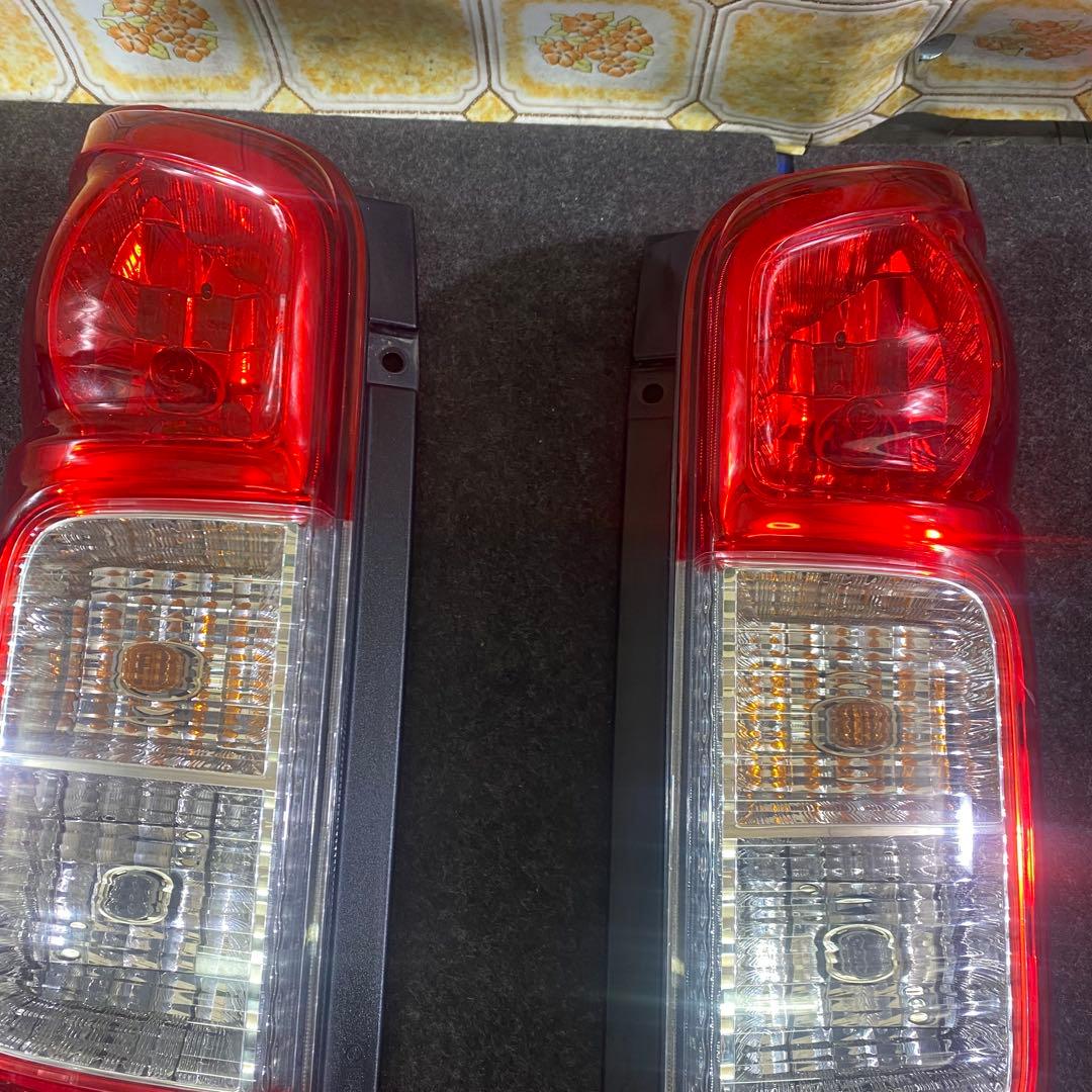 キャラバン　E26 《VR2E26》左右セット　テールライト　テールランプ