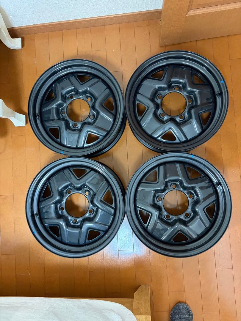 新車外し⭐︎ジムニー　JB64 送料無料　16インチ
