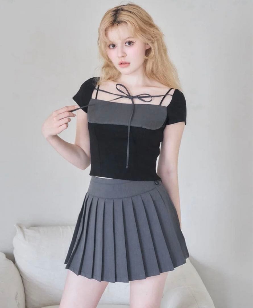 グレー プリーツミニスカート 半袖セットアップ Gisele set up