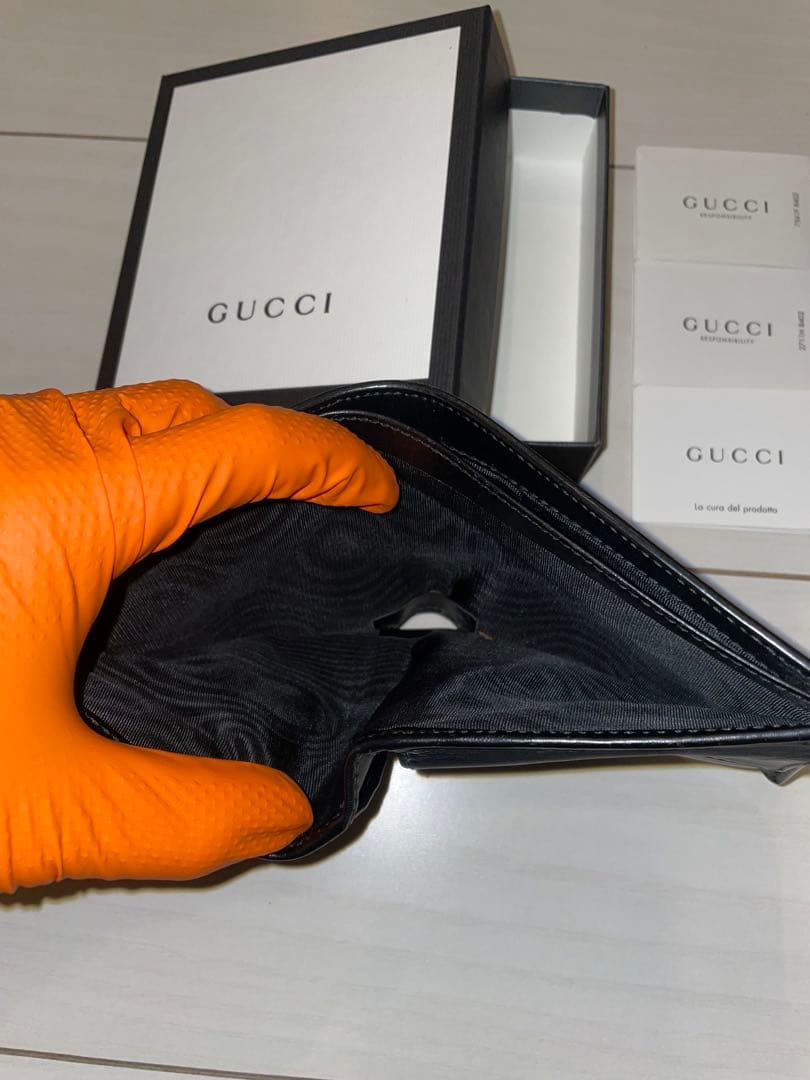 [美品] GUCCI 蛇柄　折り財布