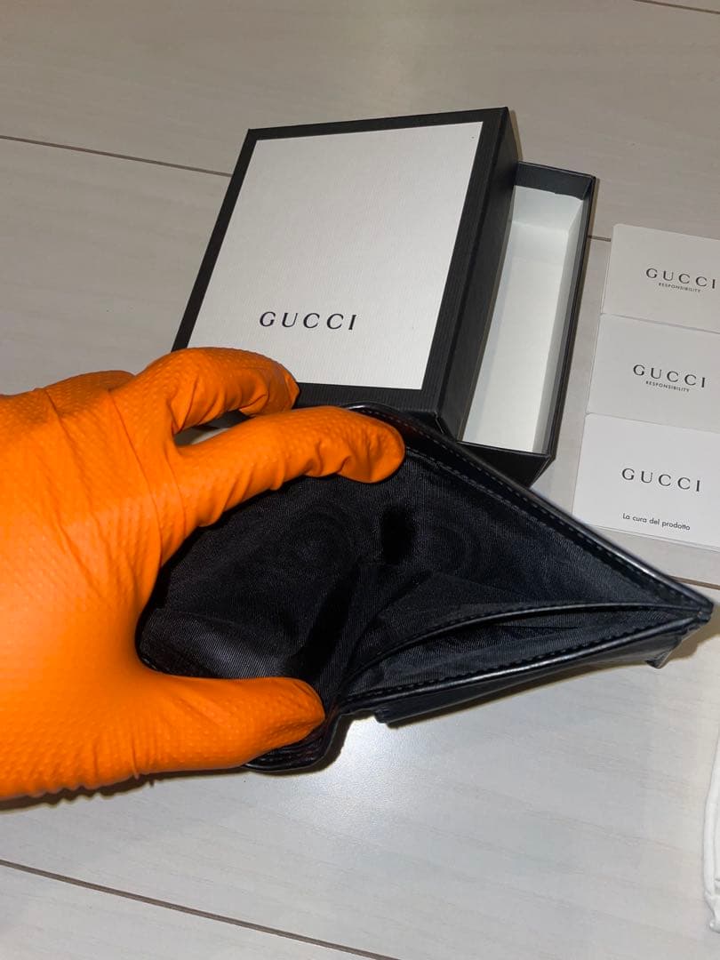 [美品] GUCCI 蛇柄　折り財布