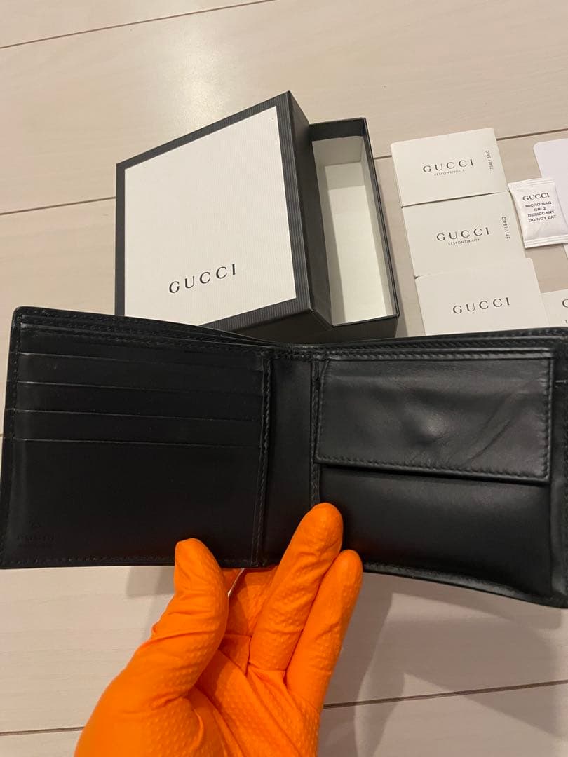 [美品] GUCCI 蛇柄　折り財布