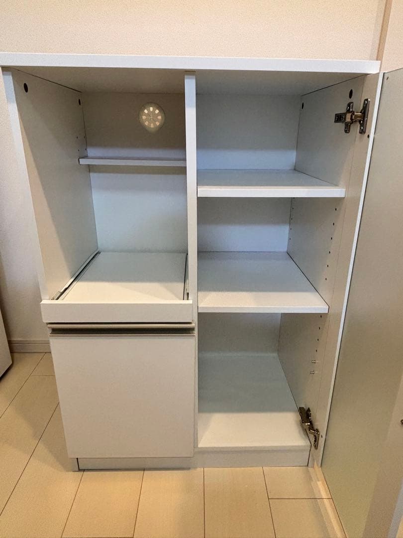 ニトリレンジ台食器棚付き