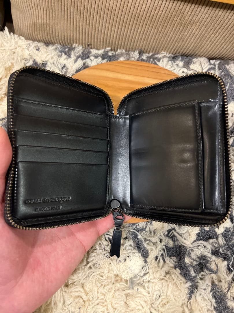 コムデギャルソン　ベリーブラック　ブラックレザー 二つ折り財布