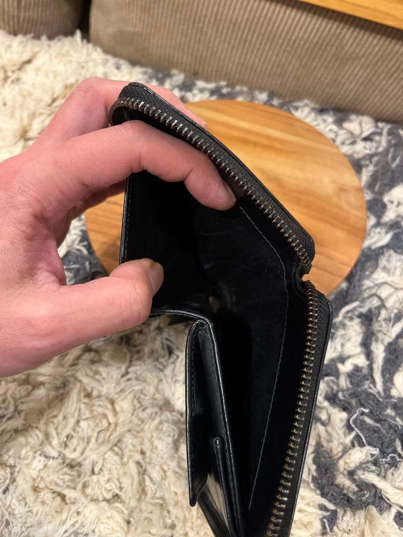 コムデギャルソン　ベリーブラック　ブラックレザー 二つ折り財布