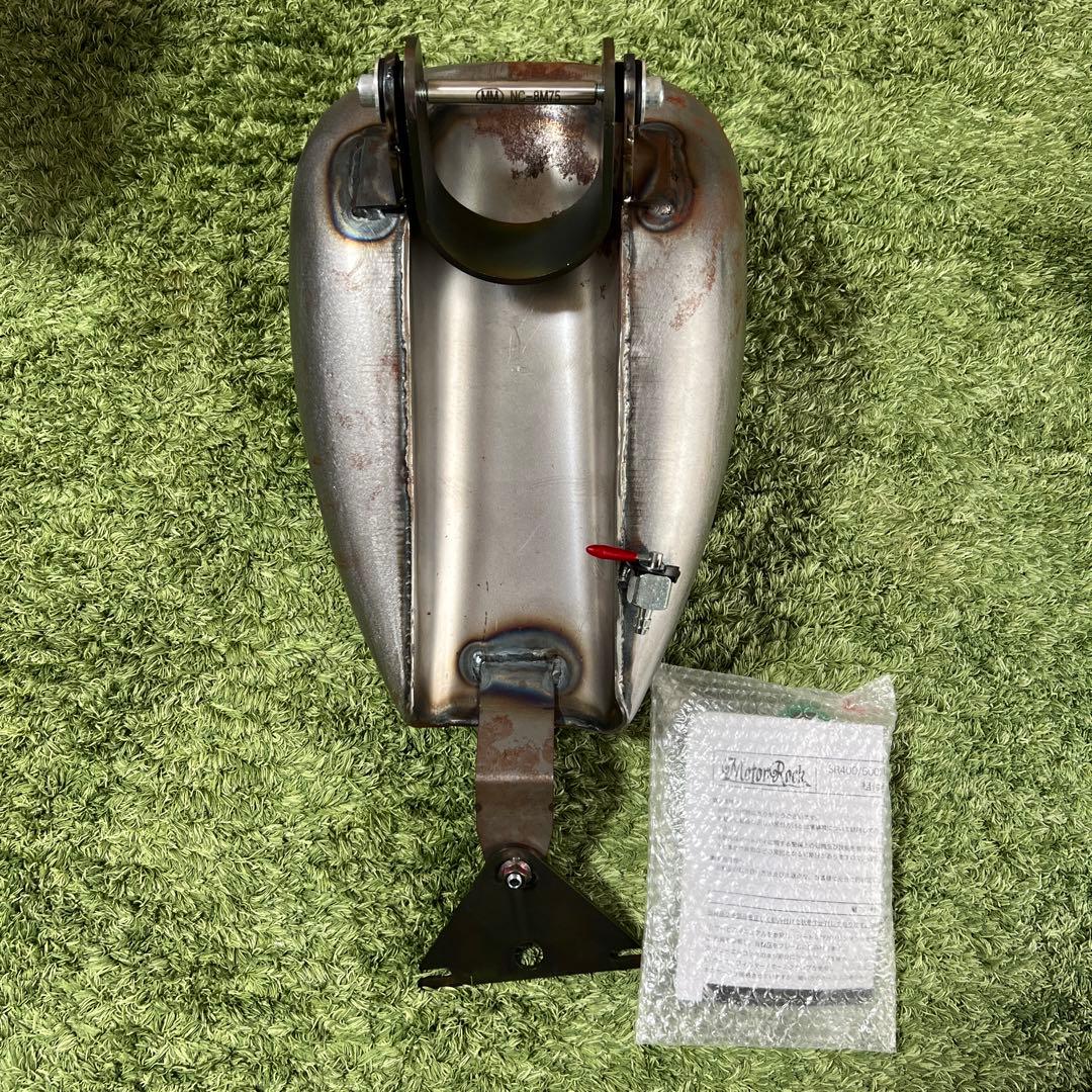 バイクタンク メタリックシルバー スチール製　sr400