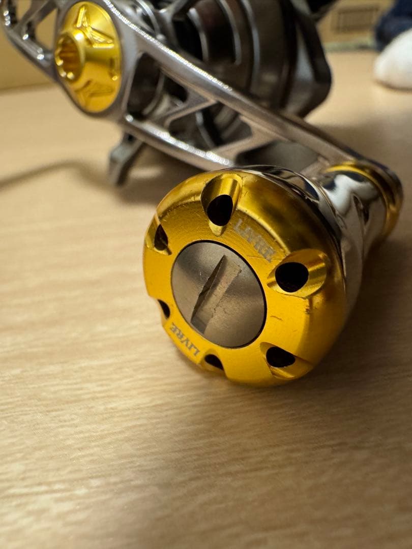 22メタニウム シャローエディション hg 右 カスタムハンドル