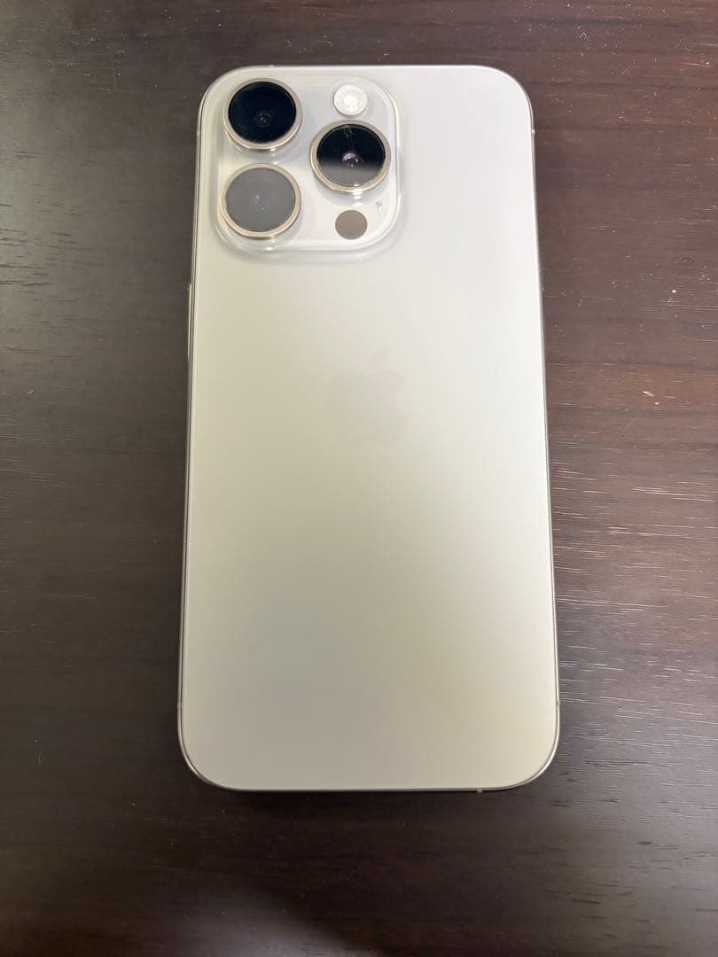 【美品】Apple iPhone 15 Pro 256GBナチュラルチタニウム