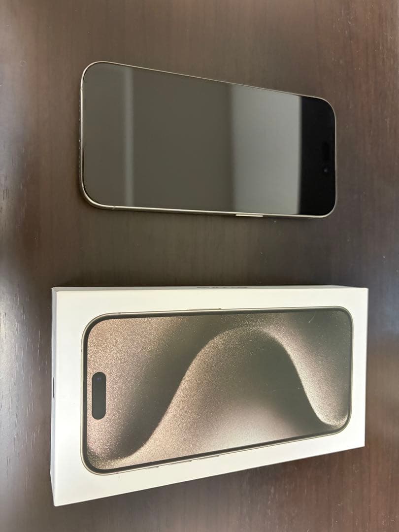 【美品】Apple iPhone 15 Pro 256GBナチュラルチタニウム