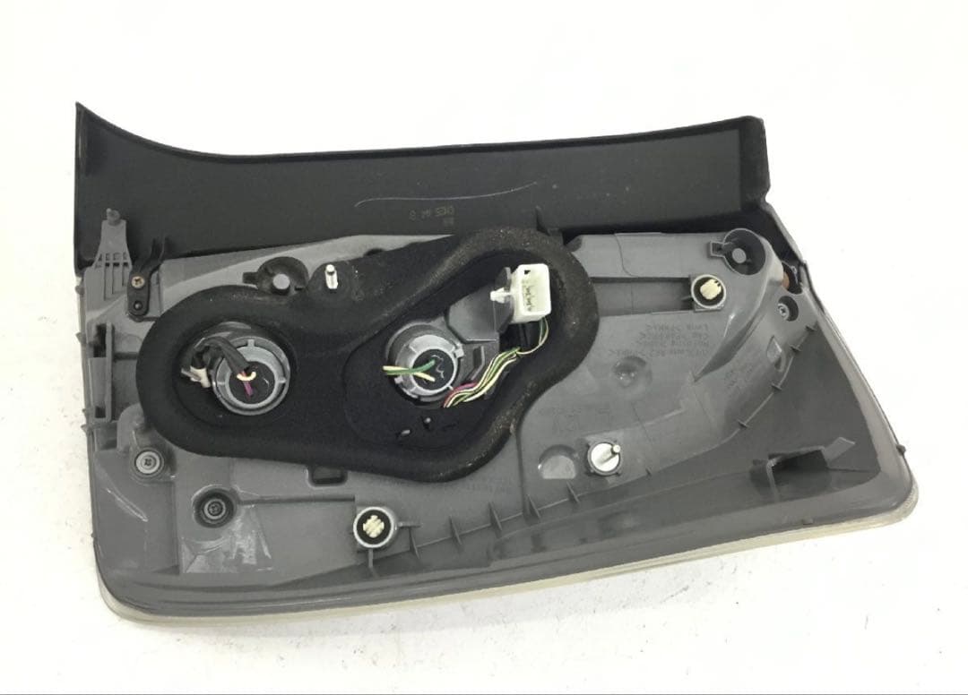 送料込み！トヨタ 純正 30 プリウス G’s テールランプ ZVW30 後期