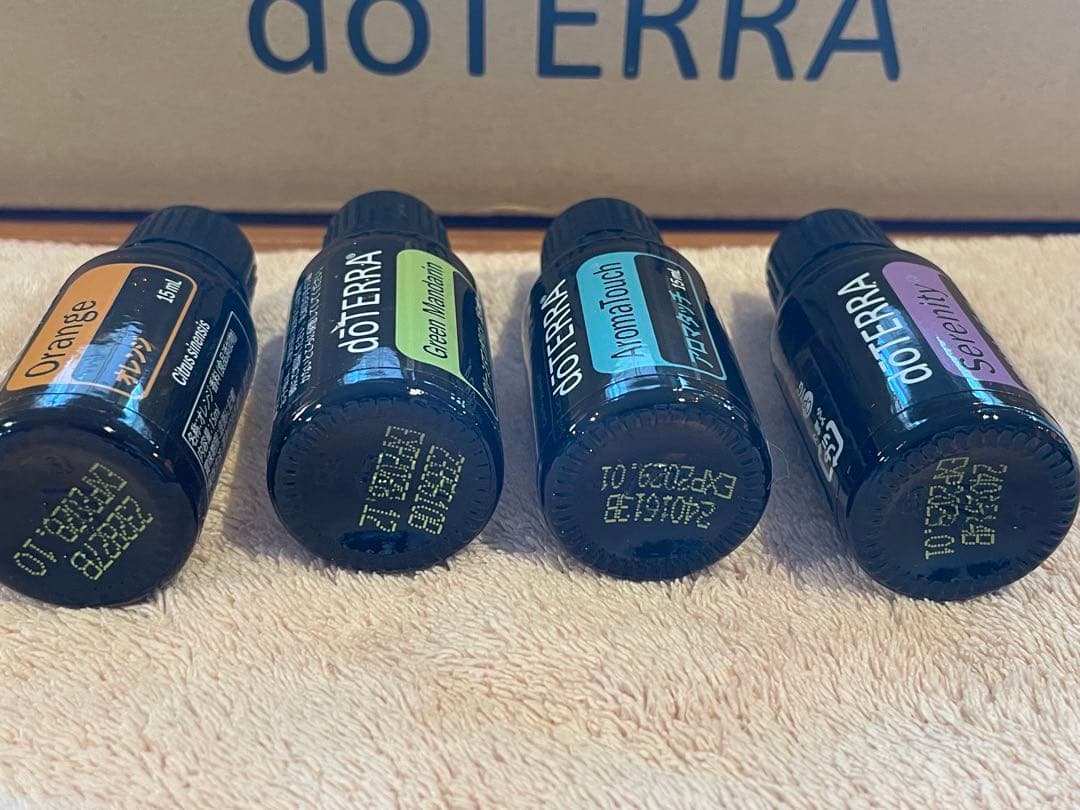 ヒ*ポ様 ドテラdoTERRA デラックスセット同等オイルのみ