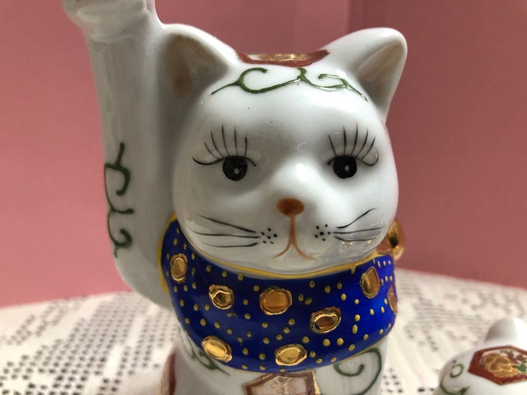 招き猫　2体　伊万里焼き