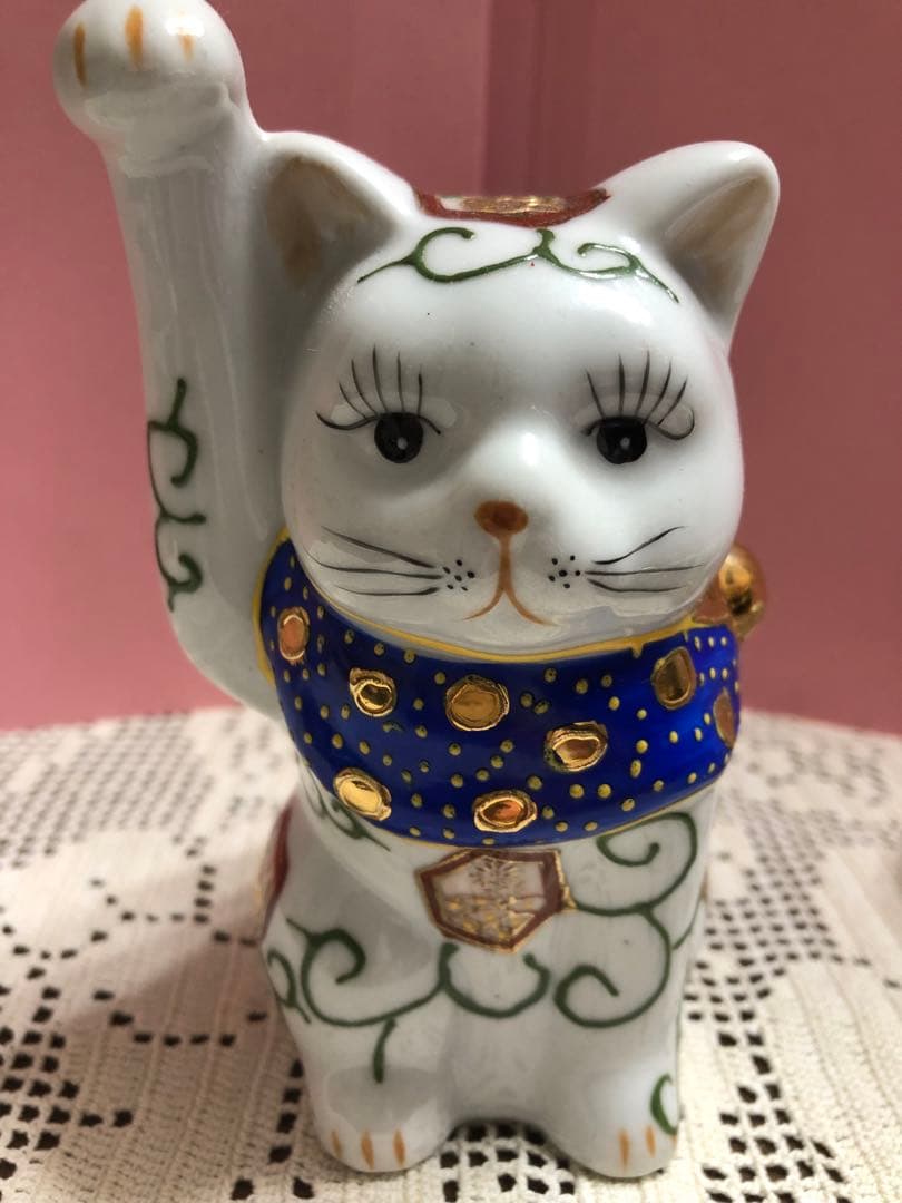 招き猫　2体　伊万里焼き