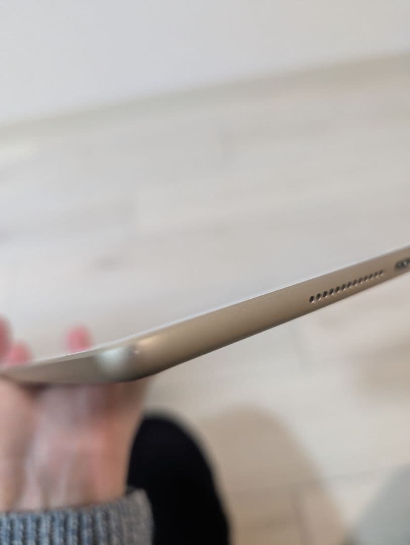 Apple iPad(第5世代)128GB ゴールド