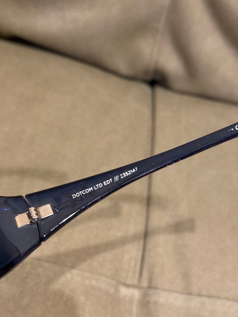 Le specsダークブルー キャットアイサングラス男女兼用