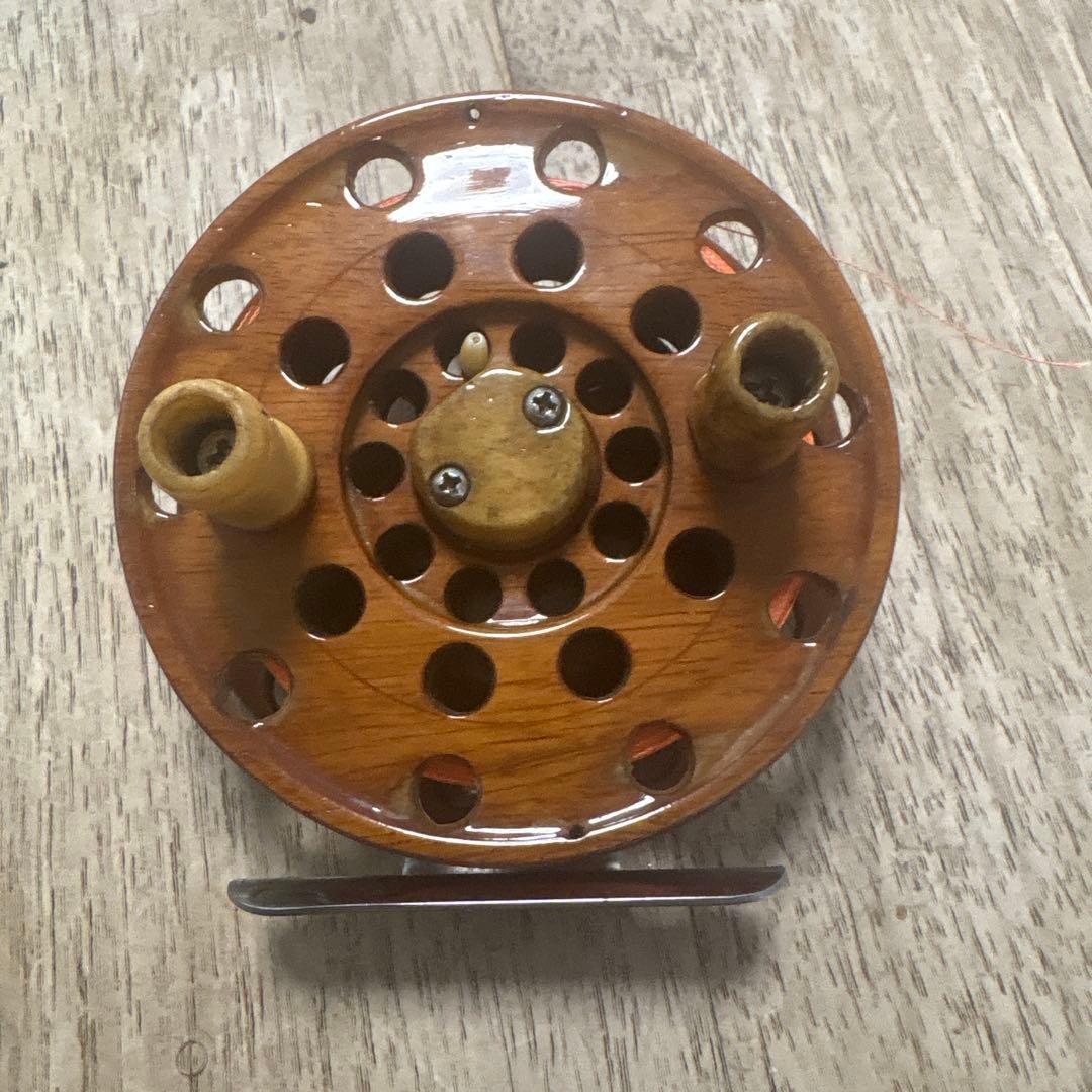 重利作　木製タイコリール黒鯛落とし込みヘチ釣り当時物[希少品]