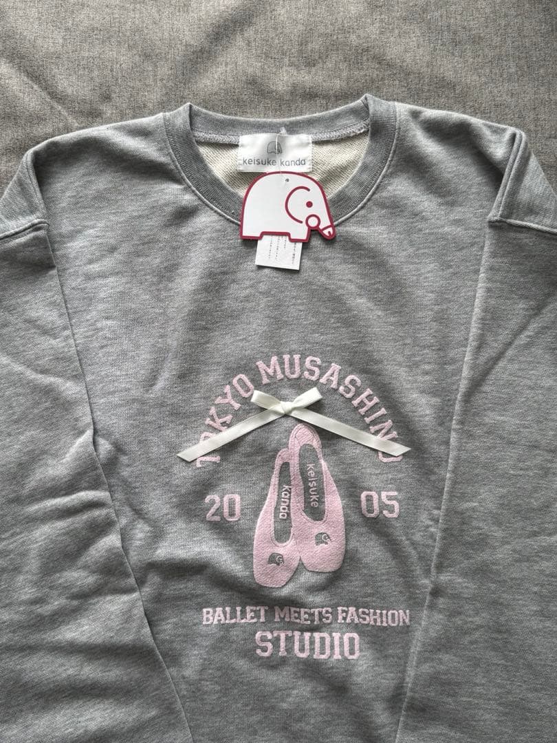 keisuke kanda バレエスタジオのトレーナー スウェット