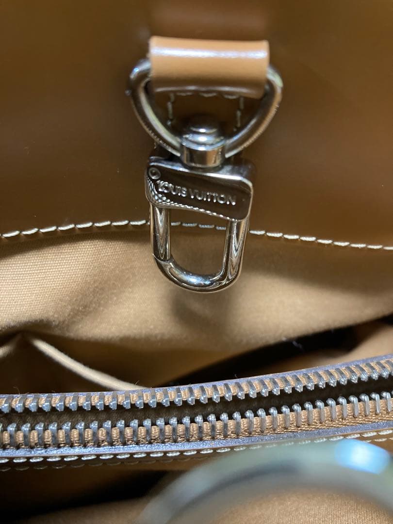 ルイヴィトン パッシィPM エピ キャメル ビジネスバッグ 自立するバッグ