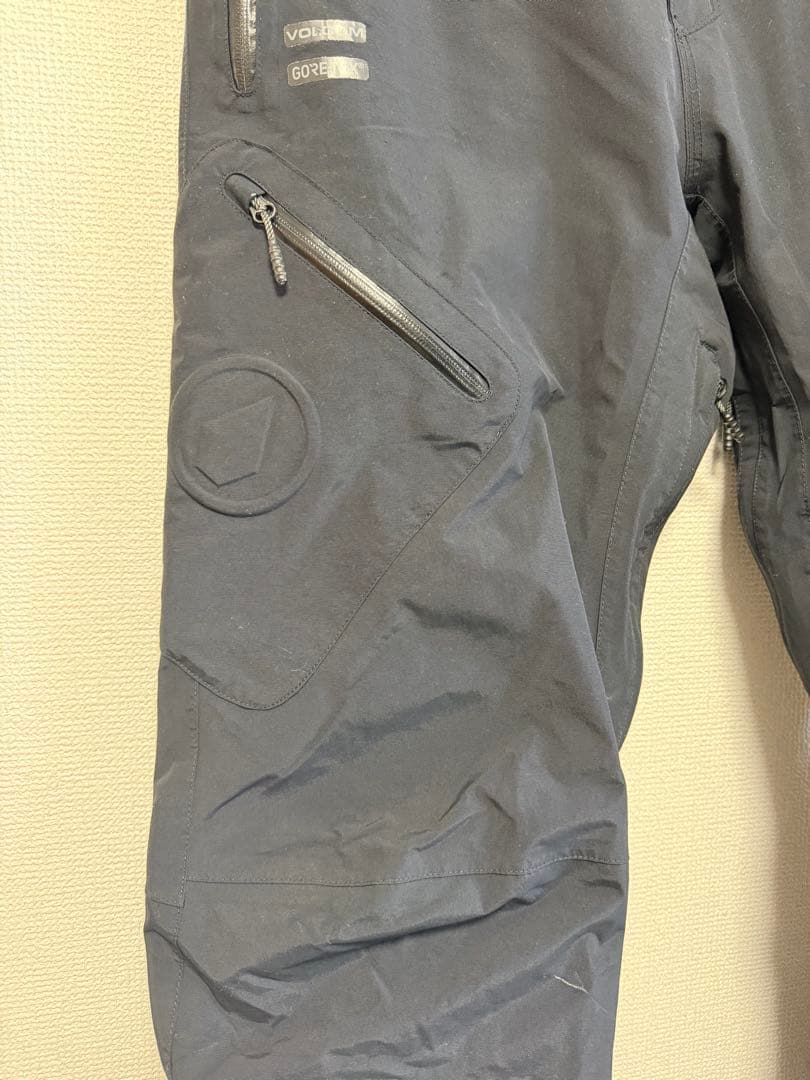 volcom goretex 黒 スノーボードパンツ ジッパーポケット付き