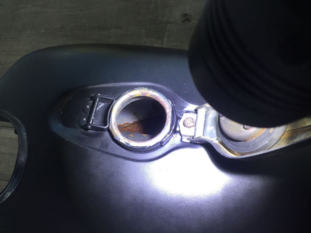 SR400 ガソリンタンク　マットブラック　自家塗装