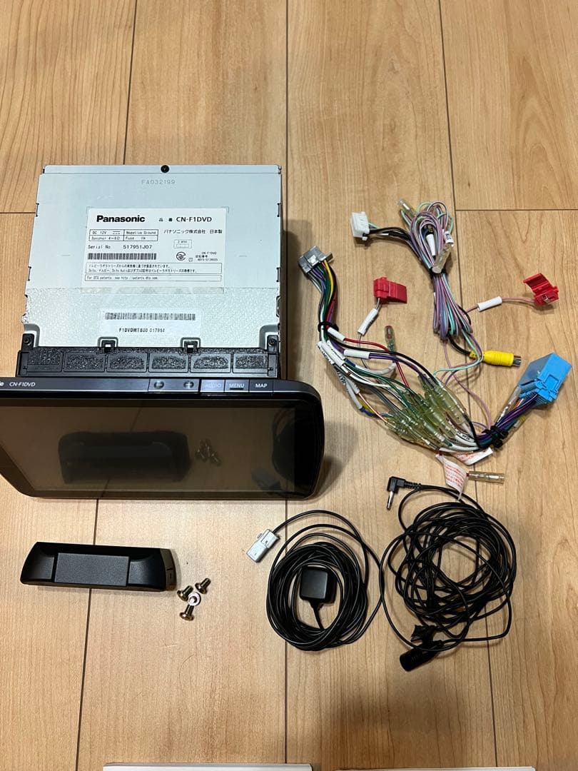 年内限定価格Panasonic CN-F1DVD カーナビ　オーディオハーネス付