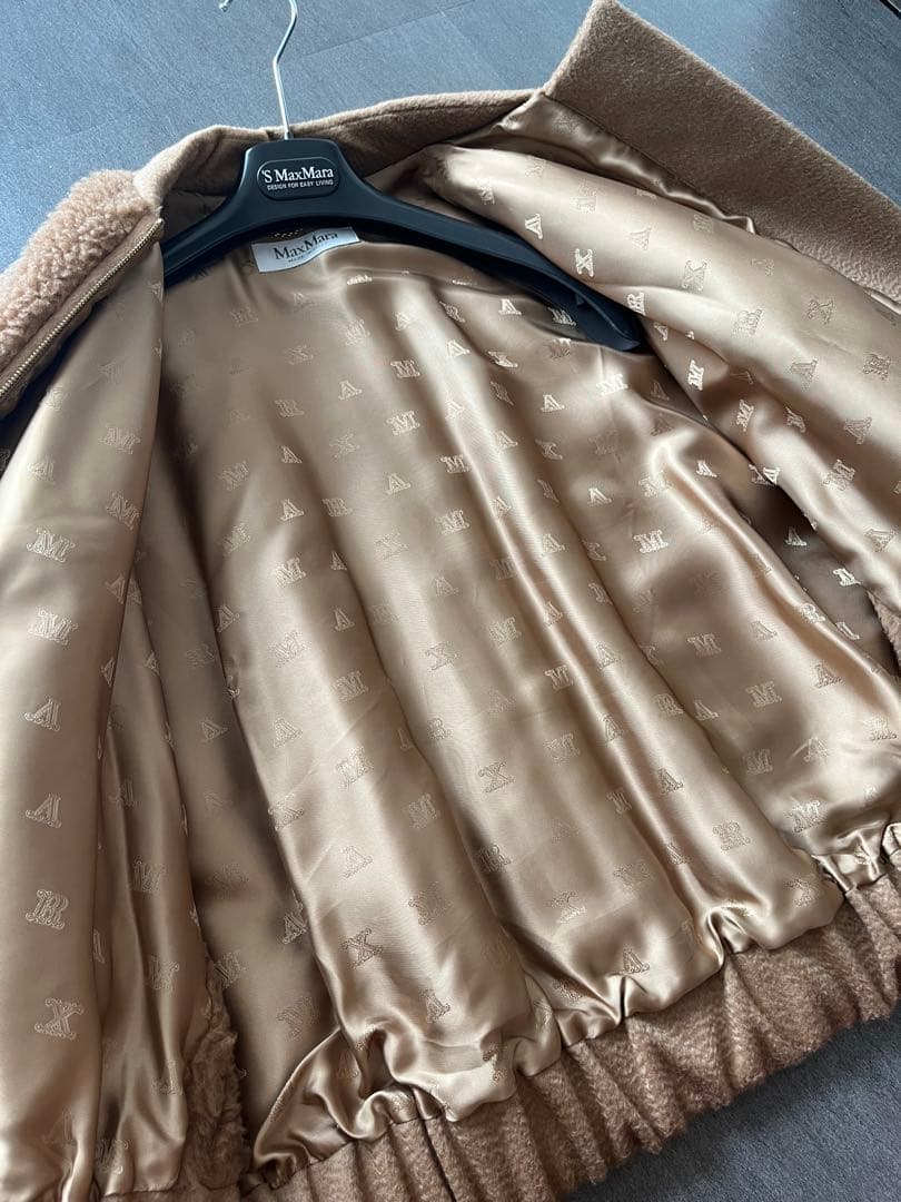 極美品　マックスマーラ