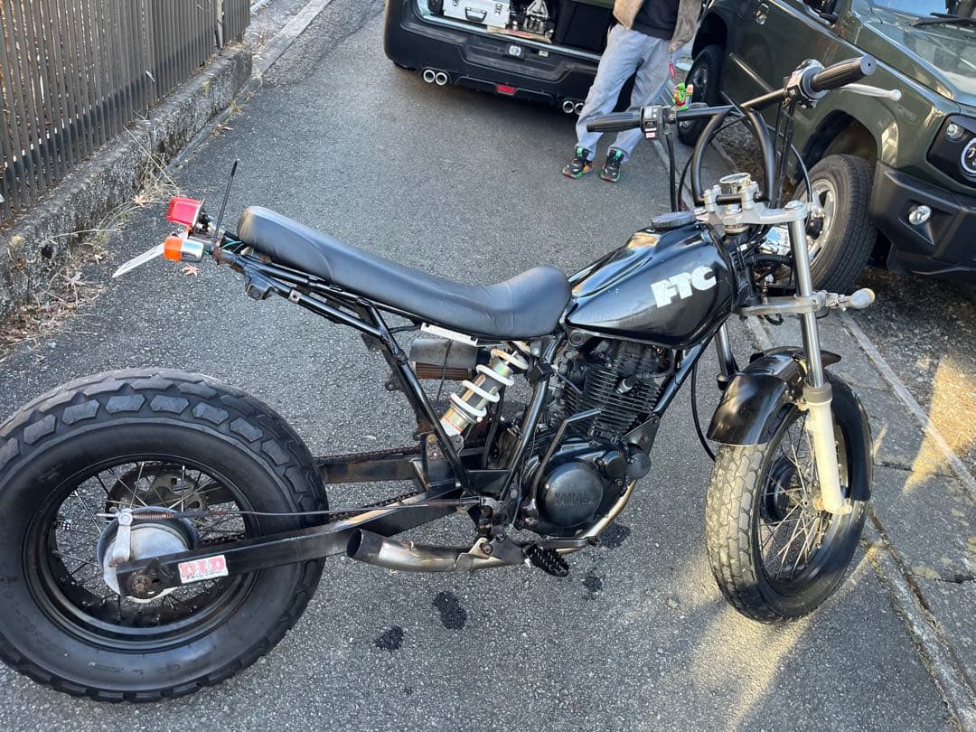 tw200 リアサスペンション ※値下げ相談可能