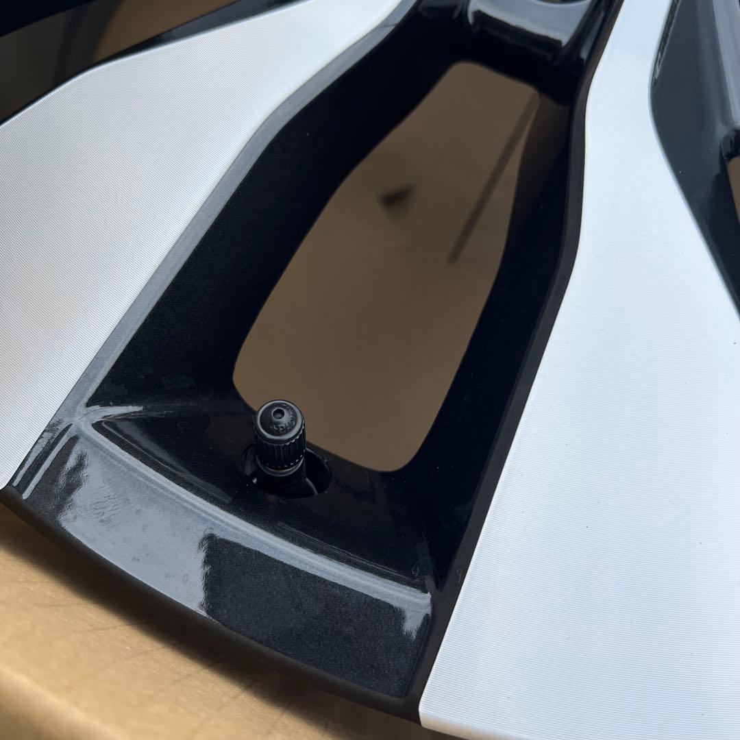 スバル レガシィアウトバック純正 BT5 新車外し 18インチ2本②