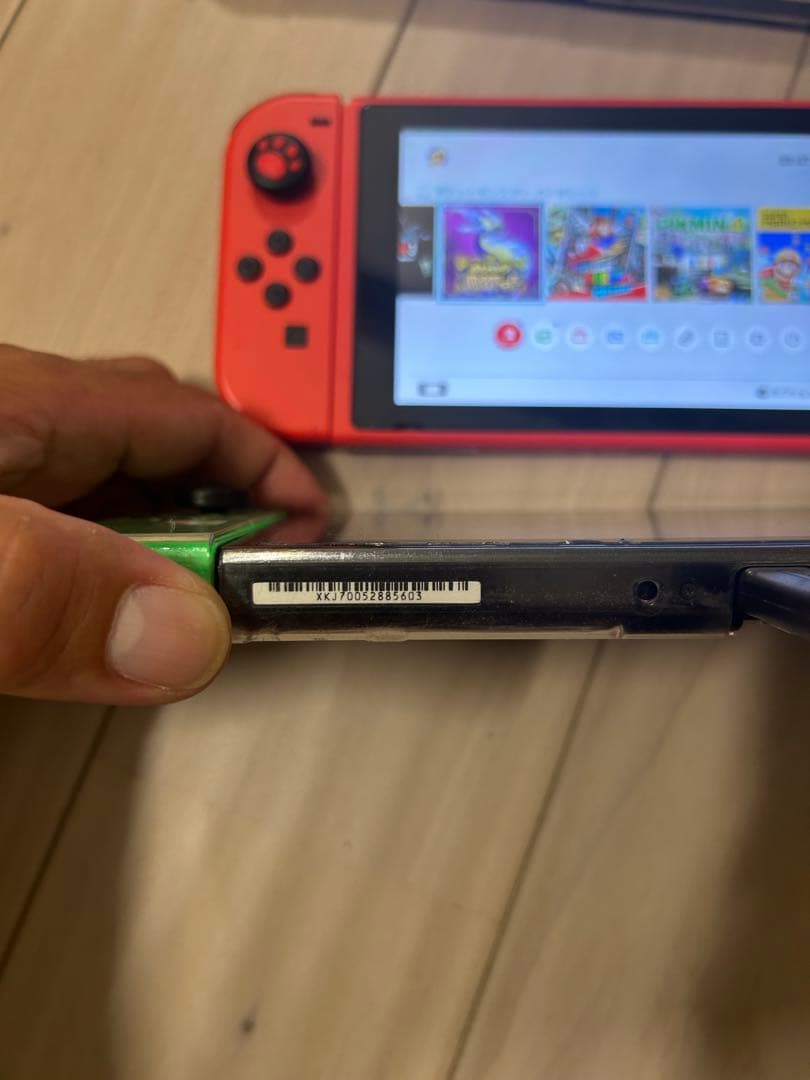 Nintendo Switch 本体 グリーンとイエローのジョイコン