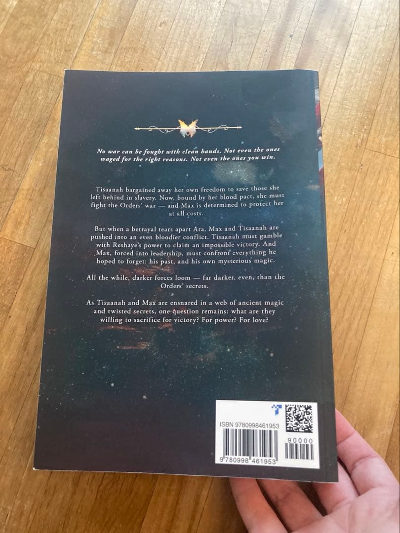 洋書 DAUGHTER OF NO WORLDS Carissa Broadbent