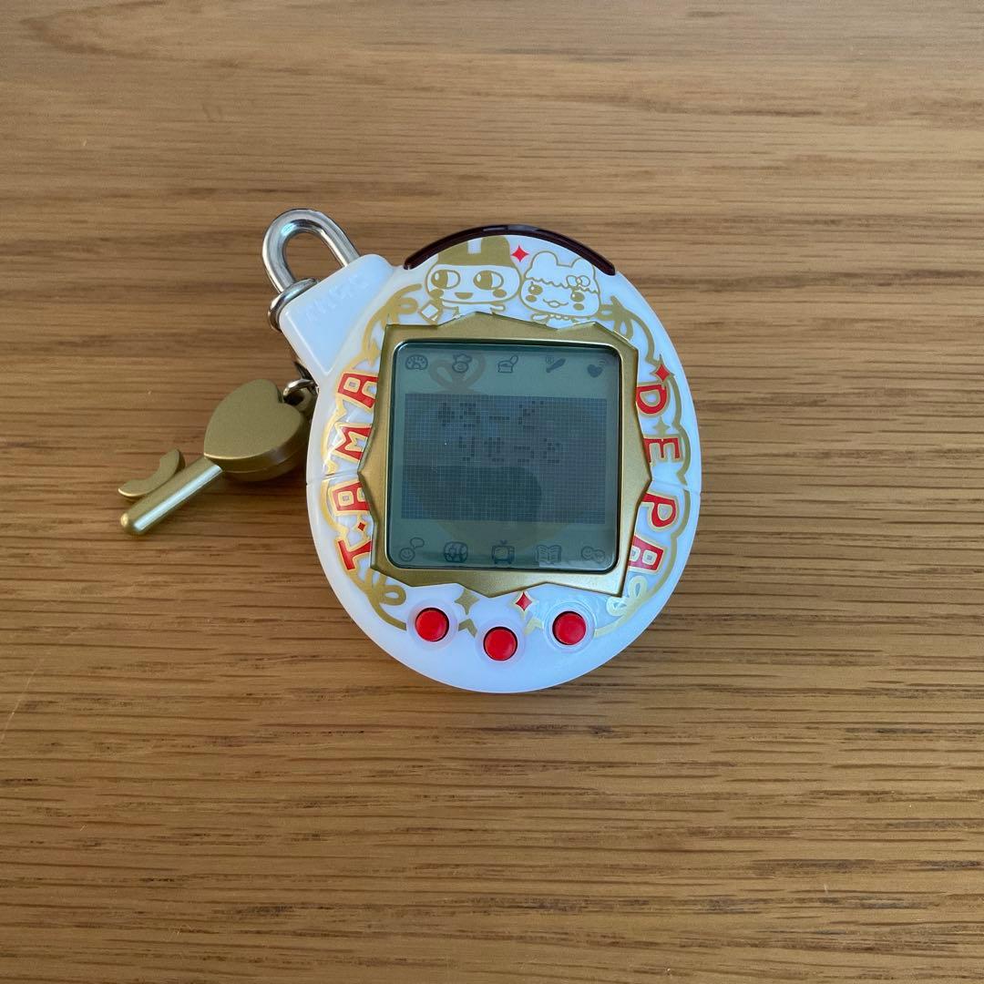 たまごっち　たまごっちデパート限定　ふぁみりーイロイロたまごっちプラス　デパたま