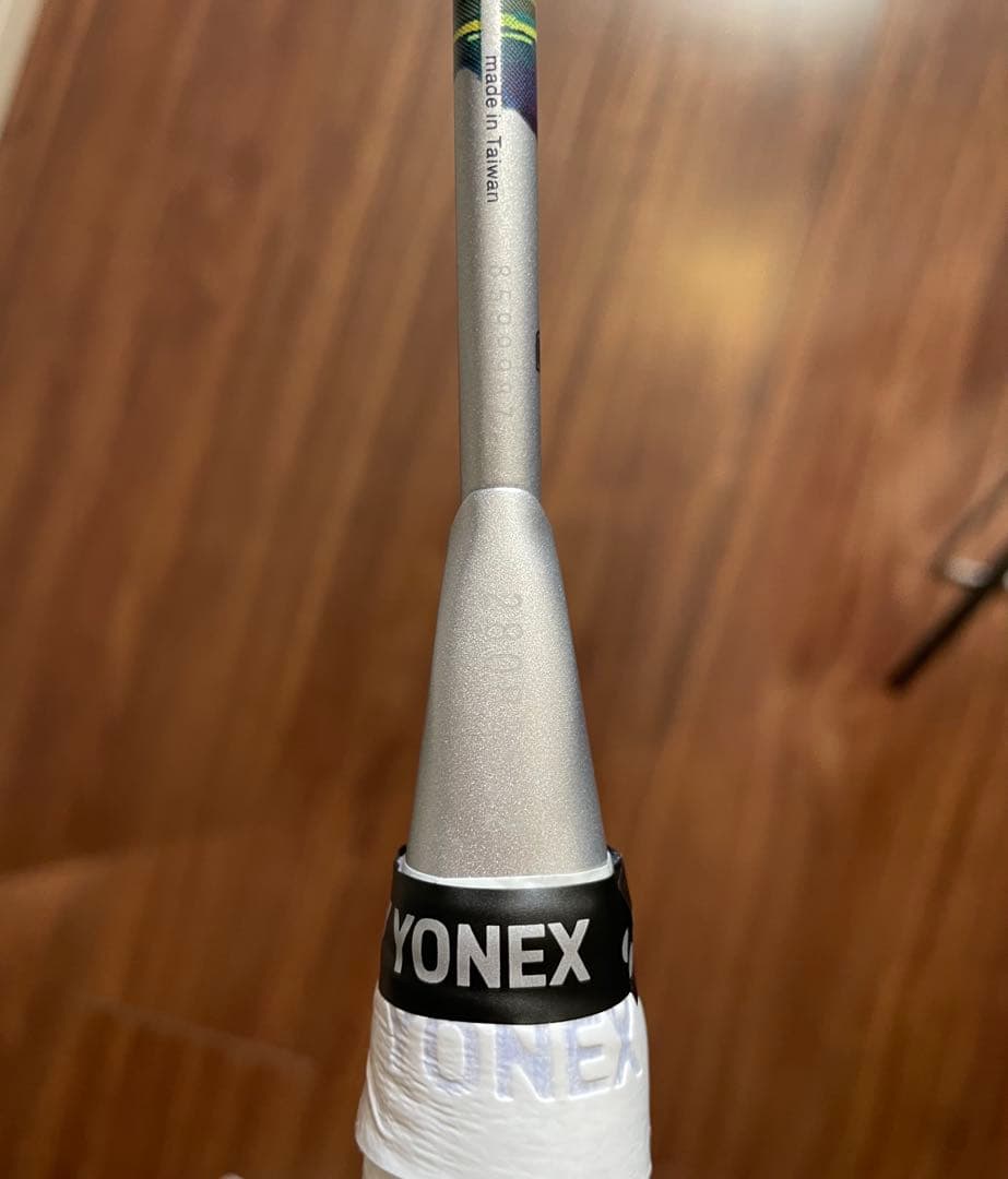 ナノフレア700 GAME バドミントンラケット 4UG5 専用ケース付き